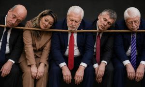 Три олигарха, украинский Буратино и забытые активисты. “Справедливая Россия” выдвинула кандидатов не отклоняясь от своих традиций