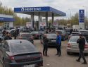 Вторая волна бензинового кризиса захлестнула Россию: как политические партии предлагают его устранить