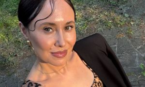 Овчарка напала на звезду «Уральских пельменей» и ее питомца: актриса рыдает и просит молиться