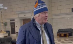 Фраер снова сдал назад: Борис Джонсон обвинил Зеленского в желании продолжать конфликт с Россией
