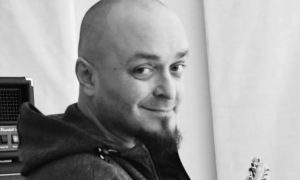 «Прощай, любимый»: жена погибшего бас-гитариста «Кукрыниксов» обратилась к журналистам