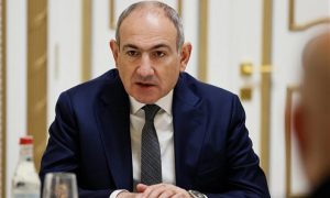 Пашинян на двух стульях: премьер Армении уклоняется от проведения референдума о вступлении в ЕС