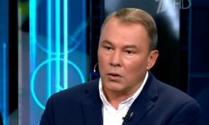 Хватит цацкаться. Во где это всё!»: Петр Толстой назвал порочными разговоры о «братьях» и «невинном украинском народе»