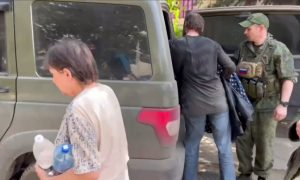 «Мальчики нас встретили»: бойцы ВС РФ эвакуировали мирных жителей Константиновки