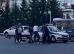 «Безнаказанно прыгают на Росгвардию, кто бы прострелил им колени или головы?» - в сети обсуждают происшествие с «ценными специалистами» в Уфе