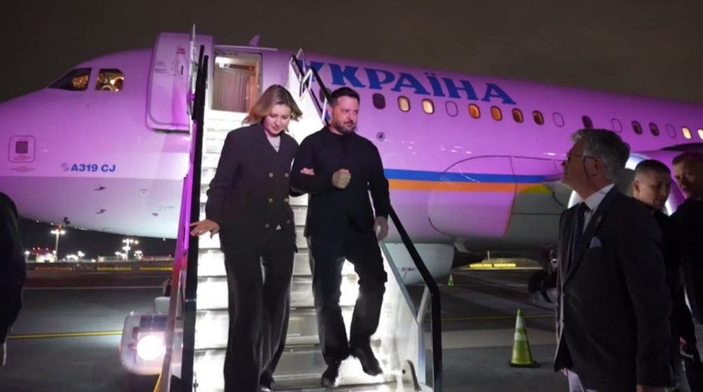«От чего же так корежило»: Зеленский встречался с Трампом в кроссовках и с перекошенным лицом