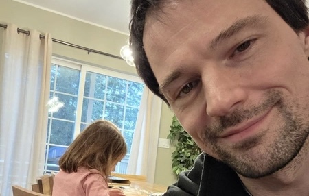 Данила Козловский ответил на обвинения  Ольги Зуевой в неуплате алиментов: «Я очень люблю свою дочь»