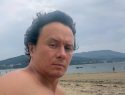 «Грудь на начальной фазе формирования»: Илью Соболева отменяют после шутки на свадьбе