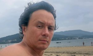 «Грудь на начальной фазе формирования»: Илью Соболева отменяют после шутки на свадьбе