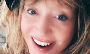 «Трус и предатель»: уехавшая из России Алла Пугачева оскорбила автора своих хитов