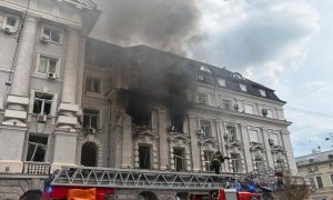 Здание СБУ в центре Киева горит: нанесен удар по украинским террористам  