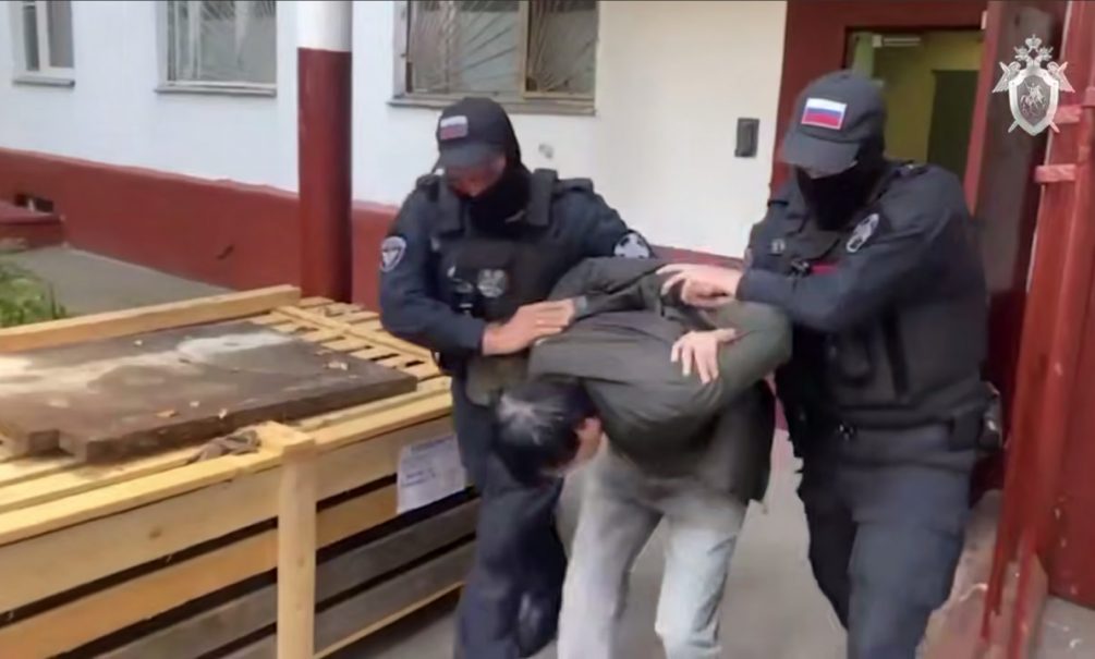 «Выдавали украинские паспорта»: под Тулой взяли преступников, занимавшихся легализацией мигрантов 