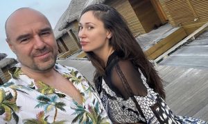 «Украли прямо с уроков»: Елена Товстик обвинила экс-супруга Романа в похищении дочери