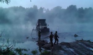Новости СВО: ВС РФ окружили уголовников в Доброполье, друзья Зеленского не в силах нарисовать ему рейтинг