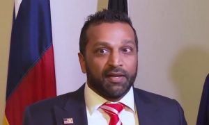Зачем глава ФБР США Кэш Патель неожиданно прилетел в Россию вслед за главой  ЦРУ