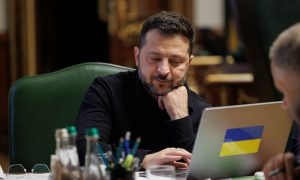 Зеленского решили убрать свои же! Украинцы хотят, чтобы их возглавил Путин, США грозятся оставить Киев без разведданных – новости СВО