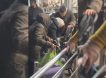 Появились жуткие кадры из Москвы, где мать пыталась задушить двоих детей в коляске, читая «неизвестные молитвы»