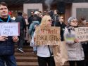 «Кличко на нары, Зеленский мафия»: в Киеве начались «картонные» протесты