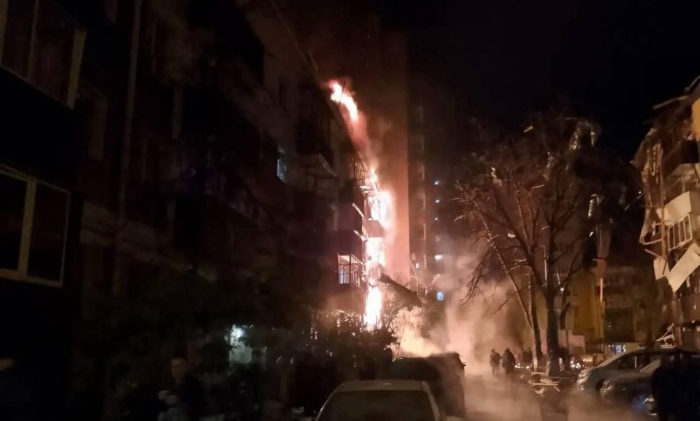 Враг атаковал центр города: ВСУ ударили по Белгороду 