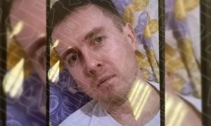 Тело спрятал в холодильнике: учитель математики убил сына и тёщу в петербургской квартире, мать ребёнка успела выпрыгнуть из окна